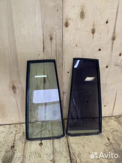 Форточка задней двери Lexus lx470