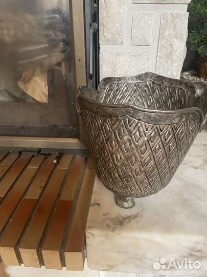 Антикварное ведро для шампанского