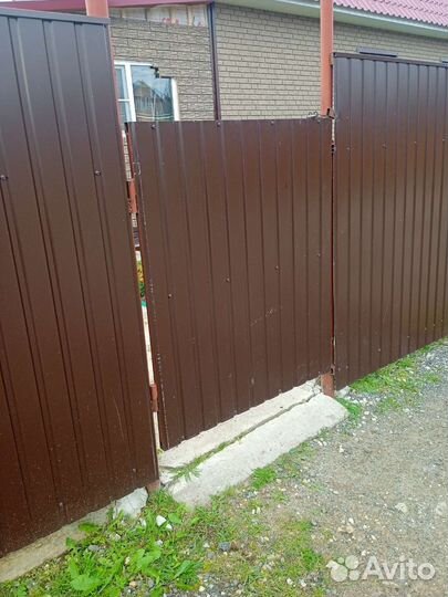 Секционные ворота с калиткой бу