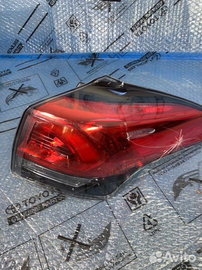 Фонарь задний правый Toyota Rav4 XA40 2015