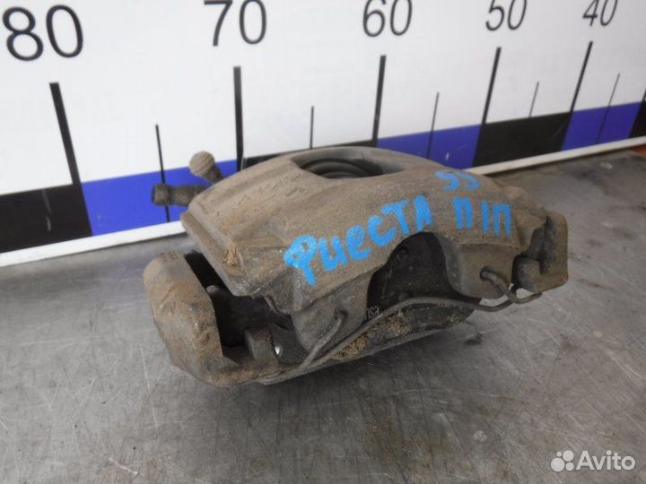 Суппорт передний правый Ford Fiesta fyja 2007