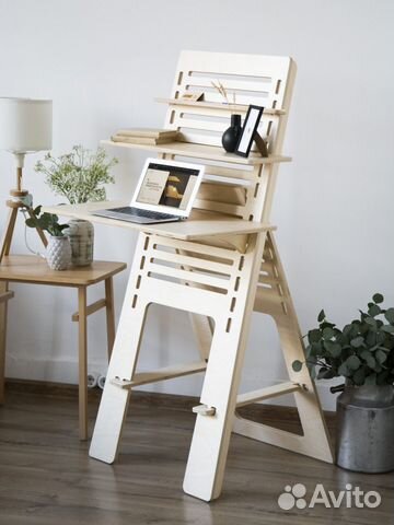 Компьютерный стол с полкой