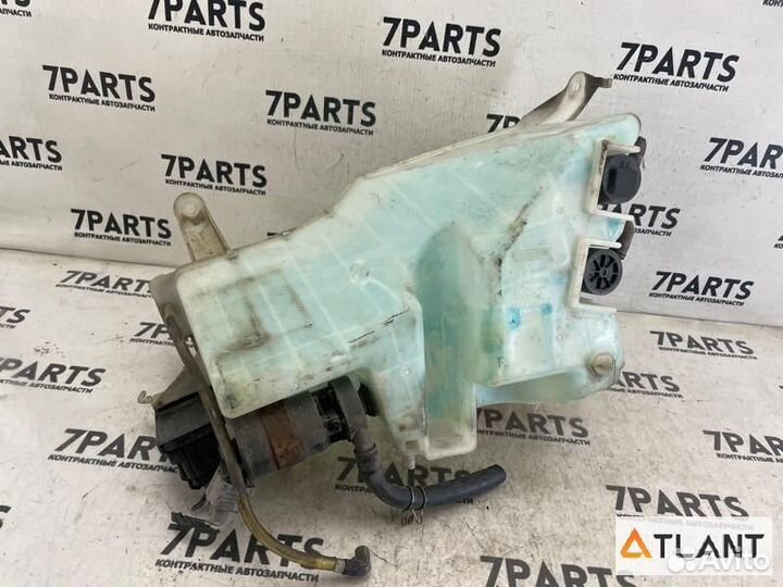 Бачок стеклоомывателя toyota land cruiser