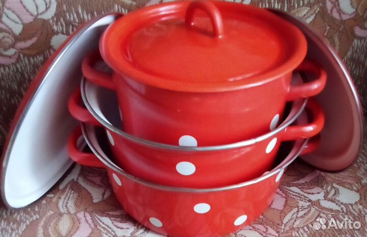 Набор эмалированных кастрюль