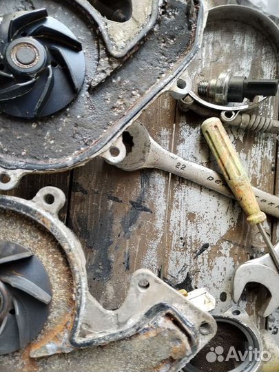 Помпа cummins 3,8 бу