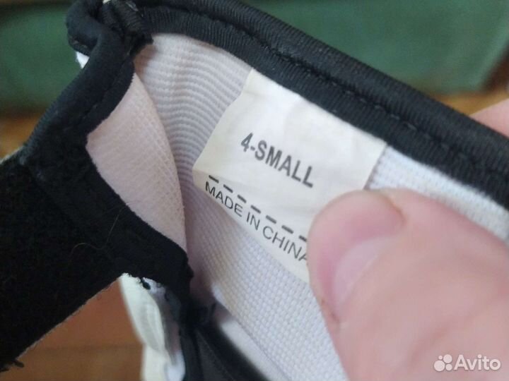 Перчатка для тхеквондо отдам бесплатно