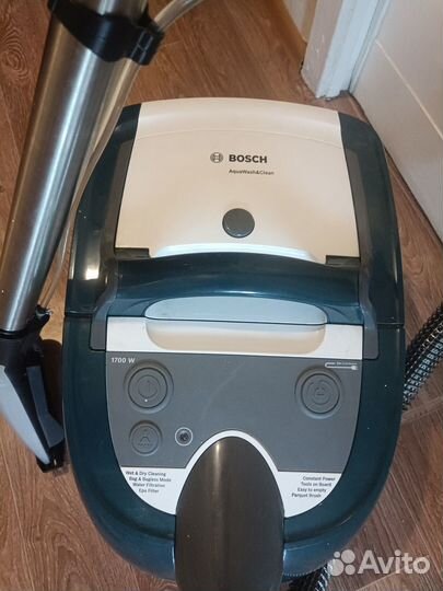 Моющий пылесос Bosch BWD41720