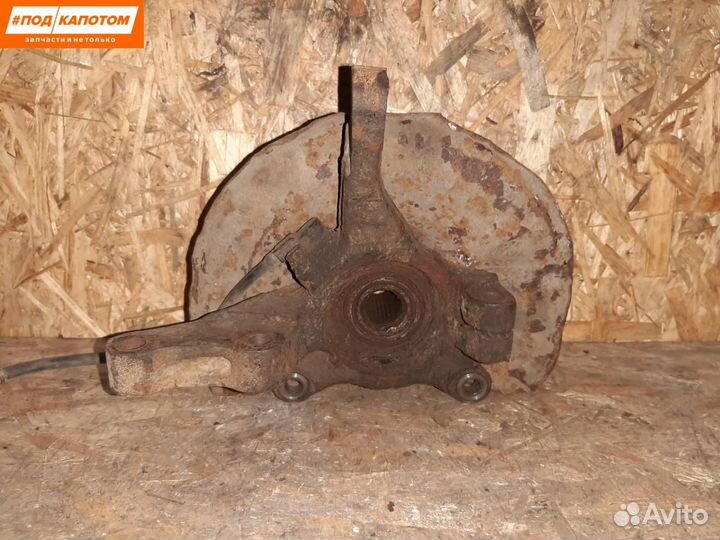 Кулак передний правый Mitsubishi Lancer 9