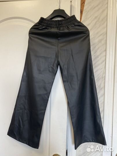 Брюки для девочки из экокожи 38 р
