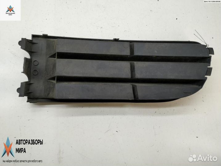 Заглушка (решетка) в бампер Volkswagen Polo 4 2002