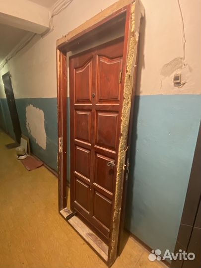 Дверь входная/межкомнатная деревянная