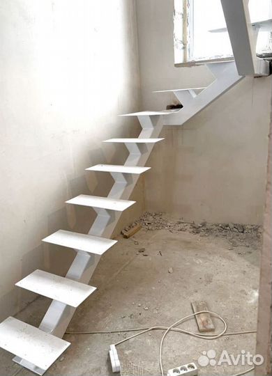 Лестница г-образная на дачу