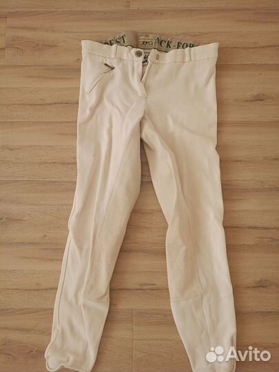 Брюки и шлем для конного спорта