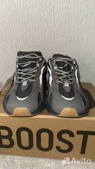 Кроссовки Adidas Yeezy Boost 700 v2 