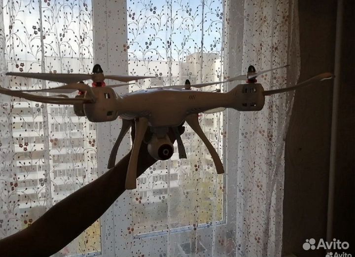 Квадрокоптер Syma X8SW-D