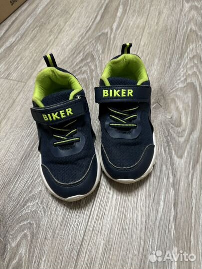 Кроссовки на физ-ру в садик