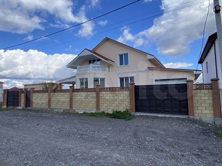 Дом 322 м² на участке 8 сот.