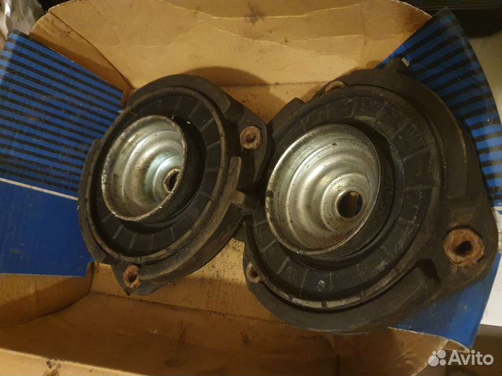 Опора стойки амортизатора VW tiguan 2012