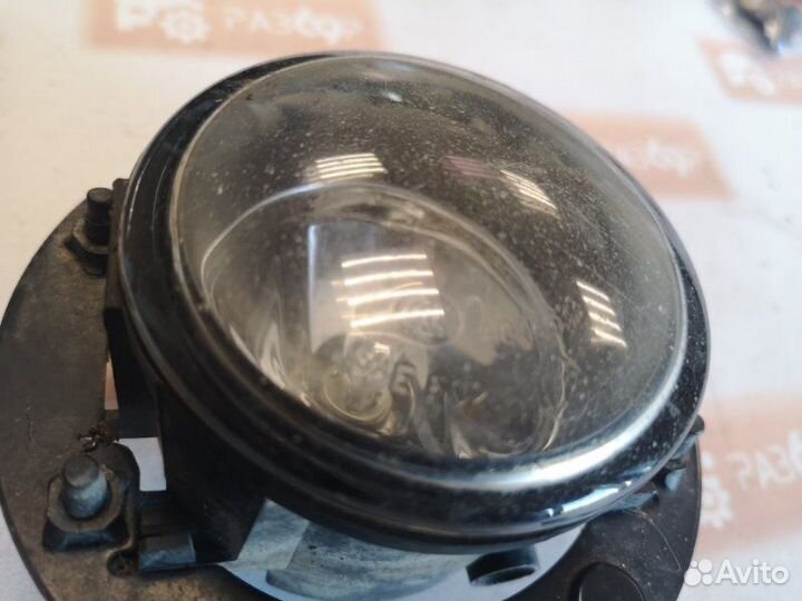 Фара противотуманная передняя Nissan Patrol Y61