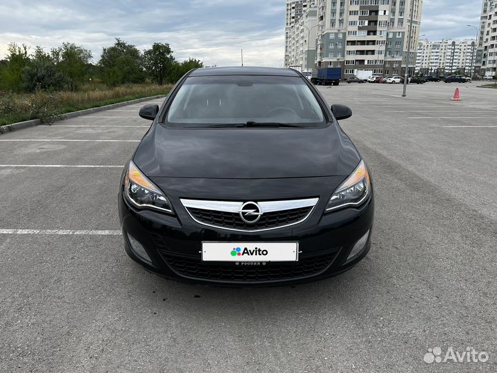Opel Astra 1.6 МТ, 2011, 145 000 км