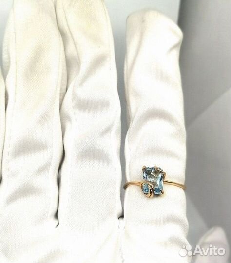 Золотое кольцо с камнем 19р