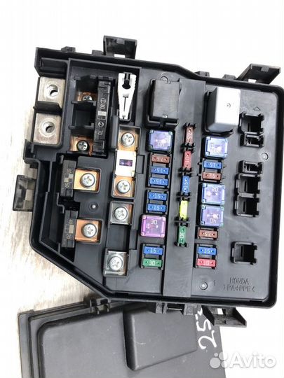 Блок предохранителей Honda Civic хэтчбек L13A7