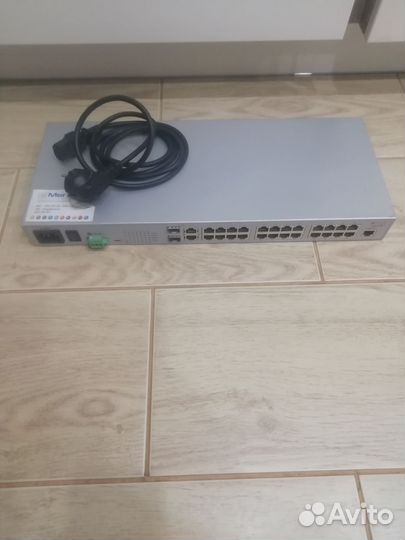 Маршрутизатор, свич 24 порта