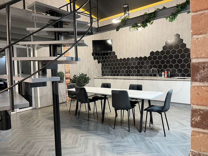 3-к. квартира, 140 м², 1/1 эт.