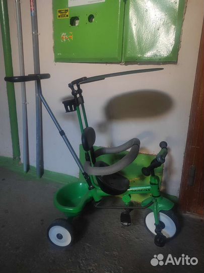 Трехколесный велосипед