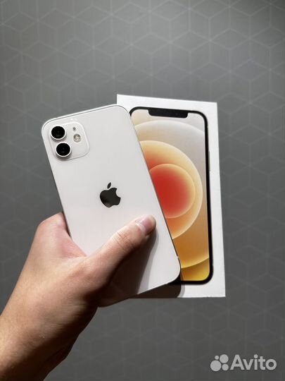 iPhone 12, 64 ГБ