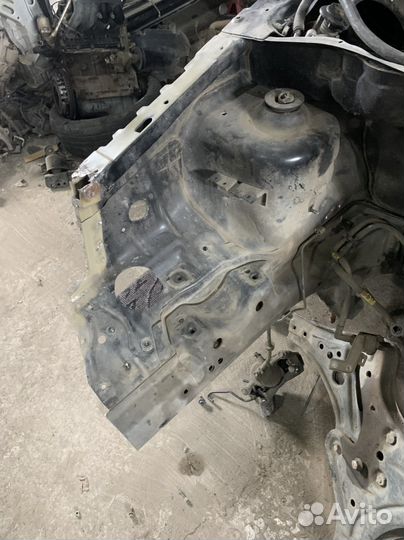 Правый брызговик Chevrolet Aveo T250 06-12