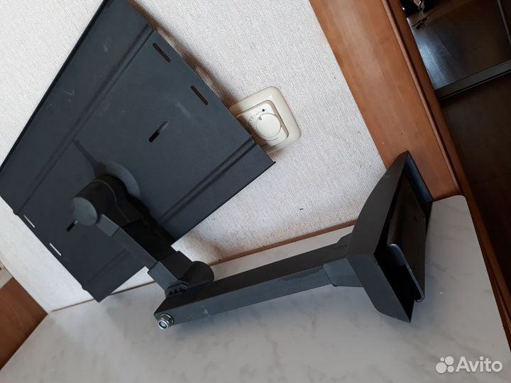 Кронштейн универсальный на стену