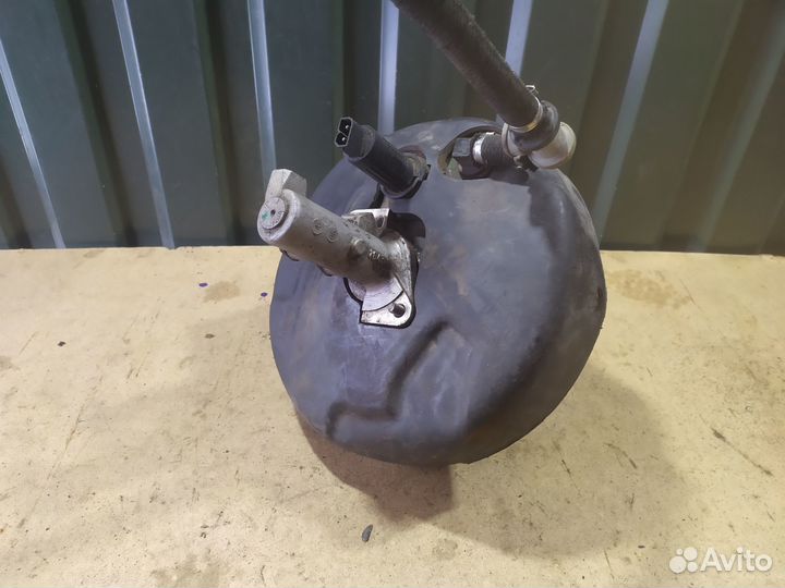 Вакуумник цилиндр тормозной бмв е36