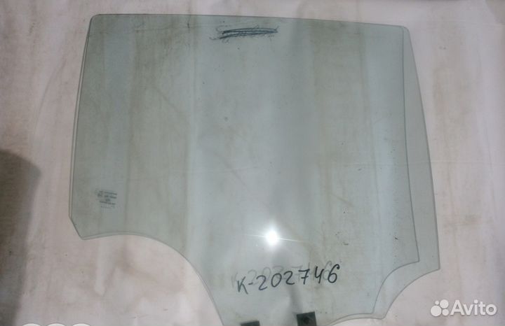 Стекло двери задней правой для sandero