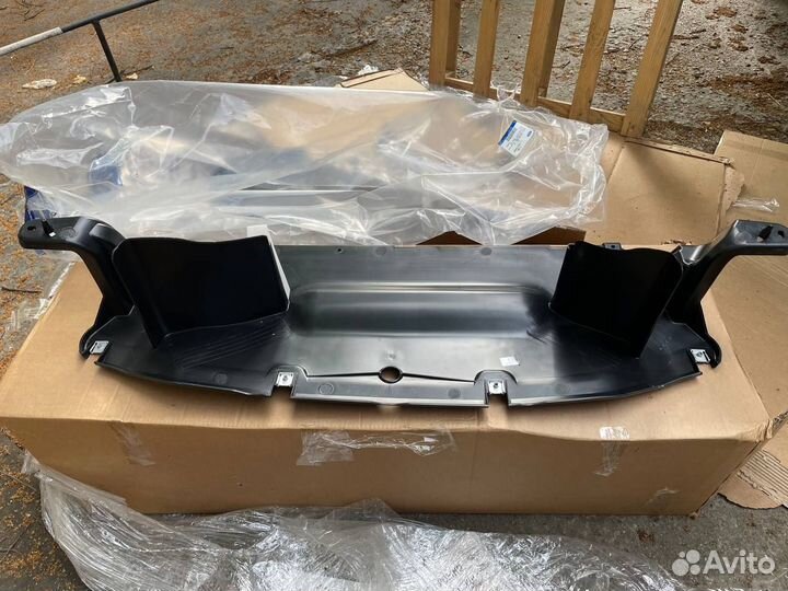 Пыльник переднего бампера ford Transit 2417908