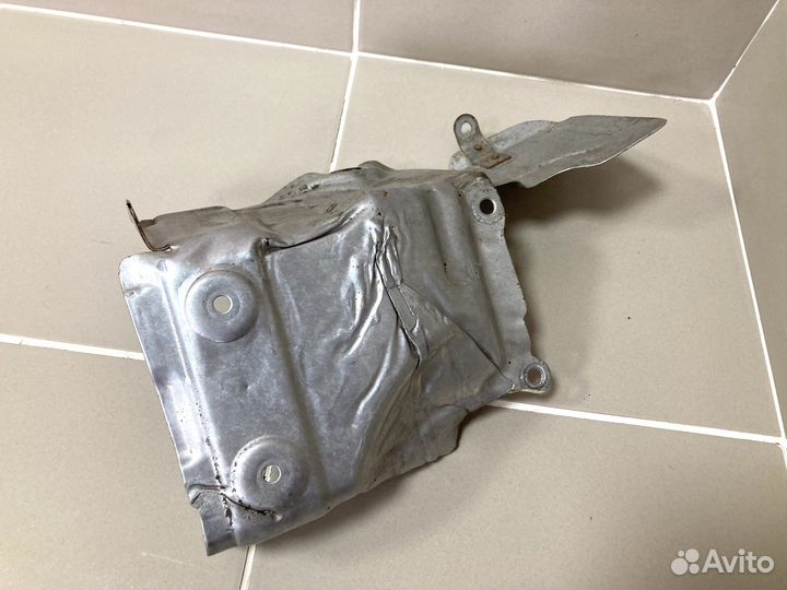 Тепловой экран выпускного коллектора Skoda Fabia 2