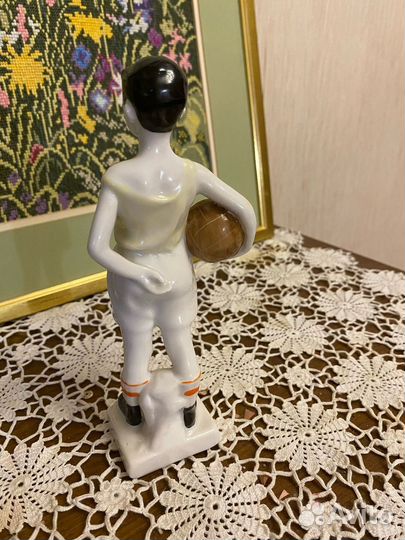 Статуэтка юный футболист лфз