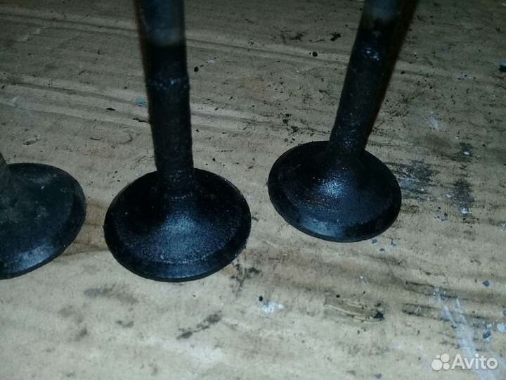 Клапан впускной 2.3 Volkswagen Passat B5