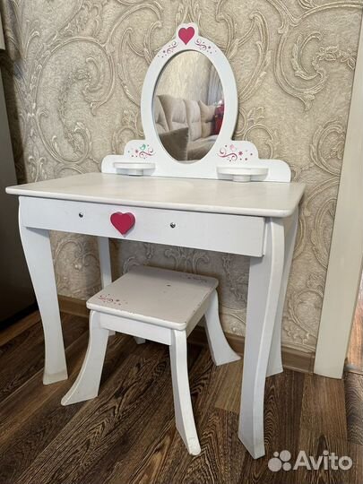 Детский столик для девочки