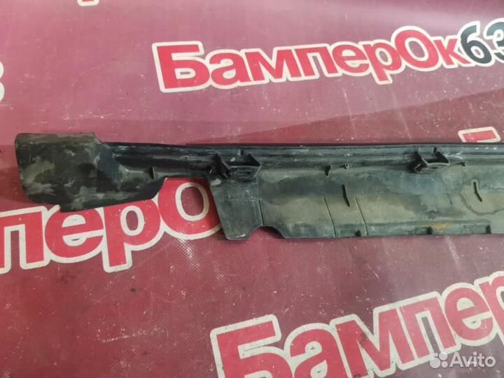 Накладка крыла Toyota Land Cruiser 200 2008 перед