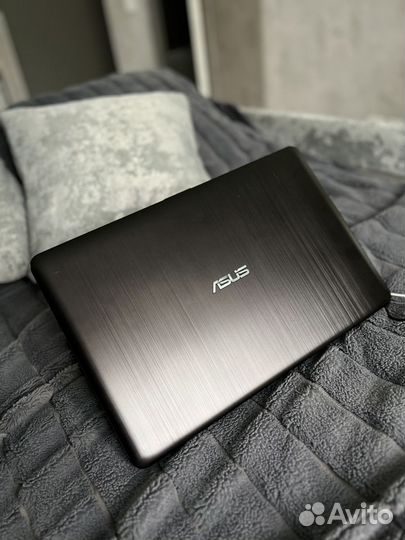 Ноутбук asus X540S