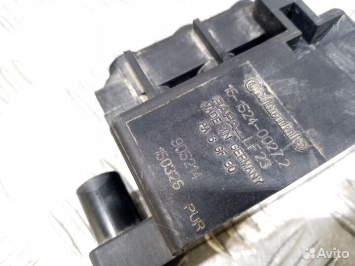 Б/У Блок клапанов пневмоподвески Touareg#001