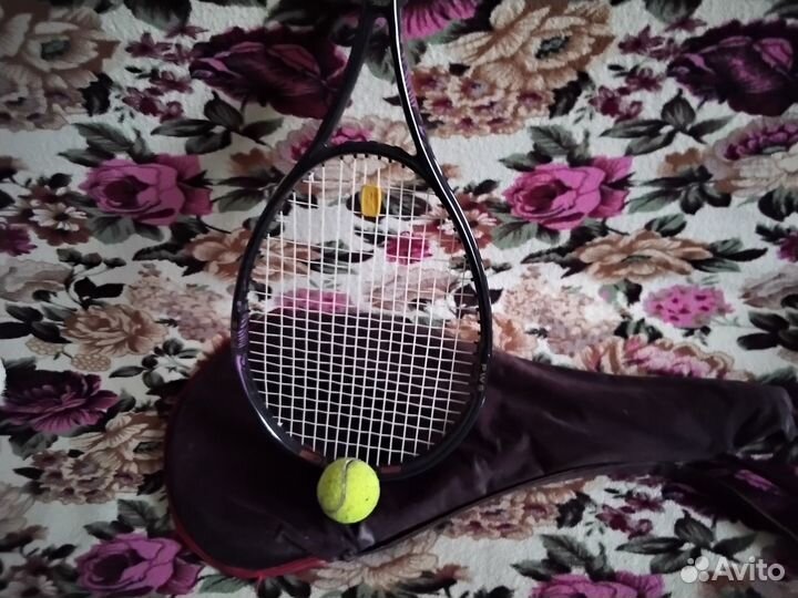 Спортивная ракетка