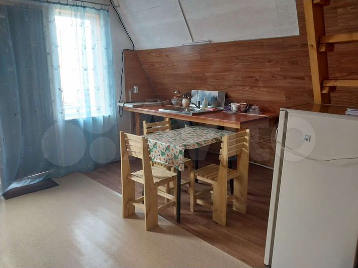 Дом 25 м² на участке 2 сот.