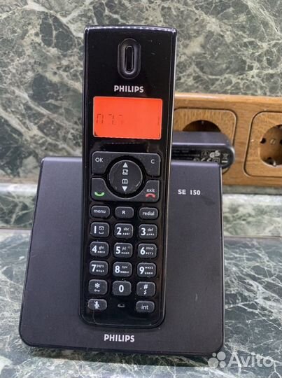 Телефон Philips SE150