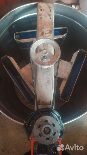 Медогонка 3 рамочная