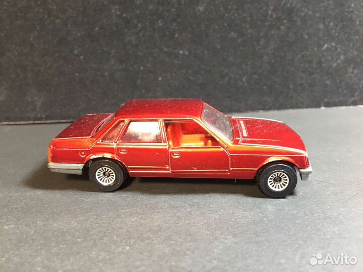 Модель opel Senator 1:55 siku