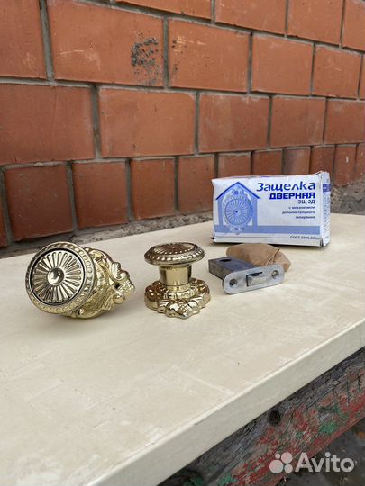 Дверные ручки защелки