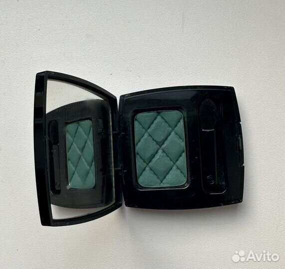 Chanel тени для век 06 jersey emeraude
