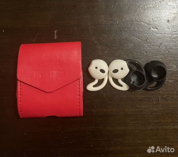 Airpods 2 with charging case